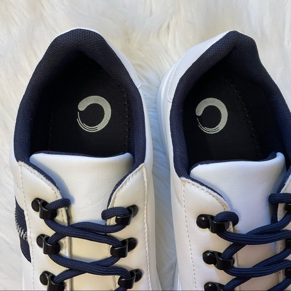 Journee Collection Arden Sneakers - New in Box - Size 8 - White / Navy - Picture 8 of 16